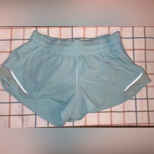 Lululemon Hotty Hot Shorts 2.5” size 8